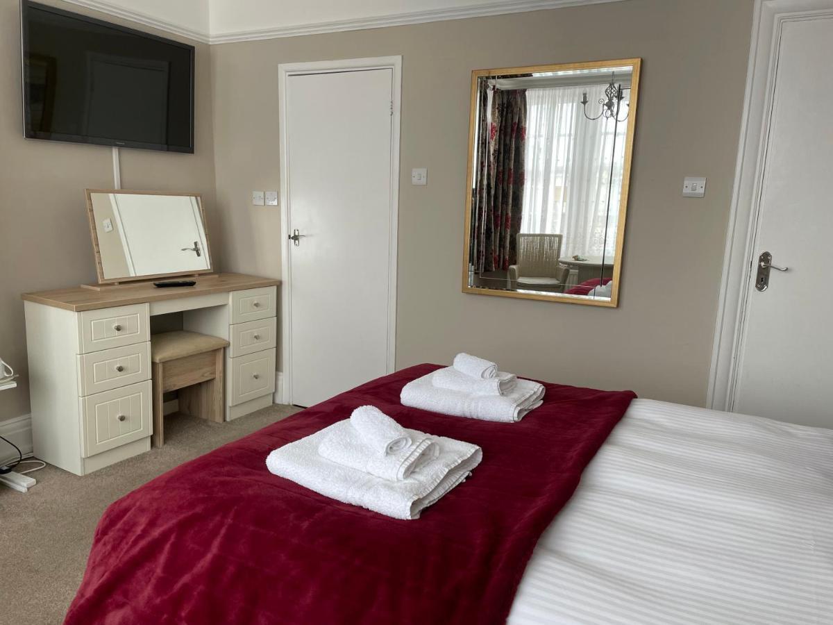 The Sandrock Clacton-on-Sea Exterior photo